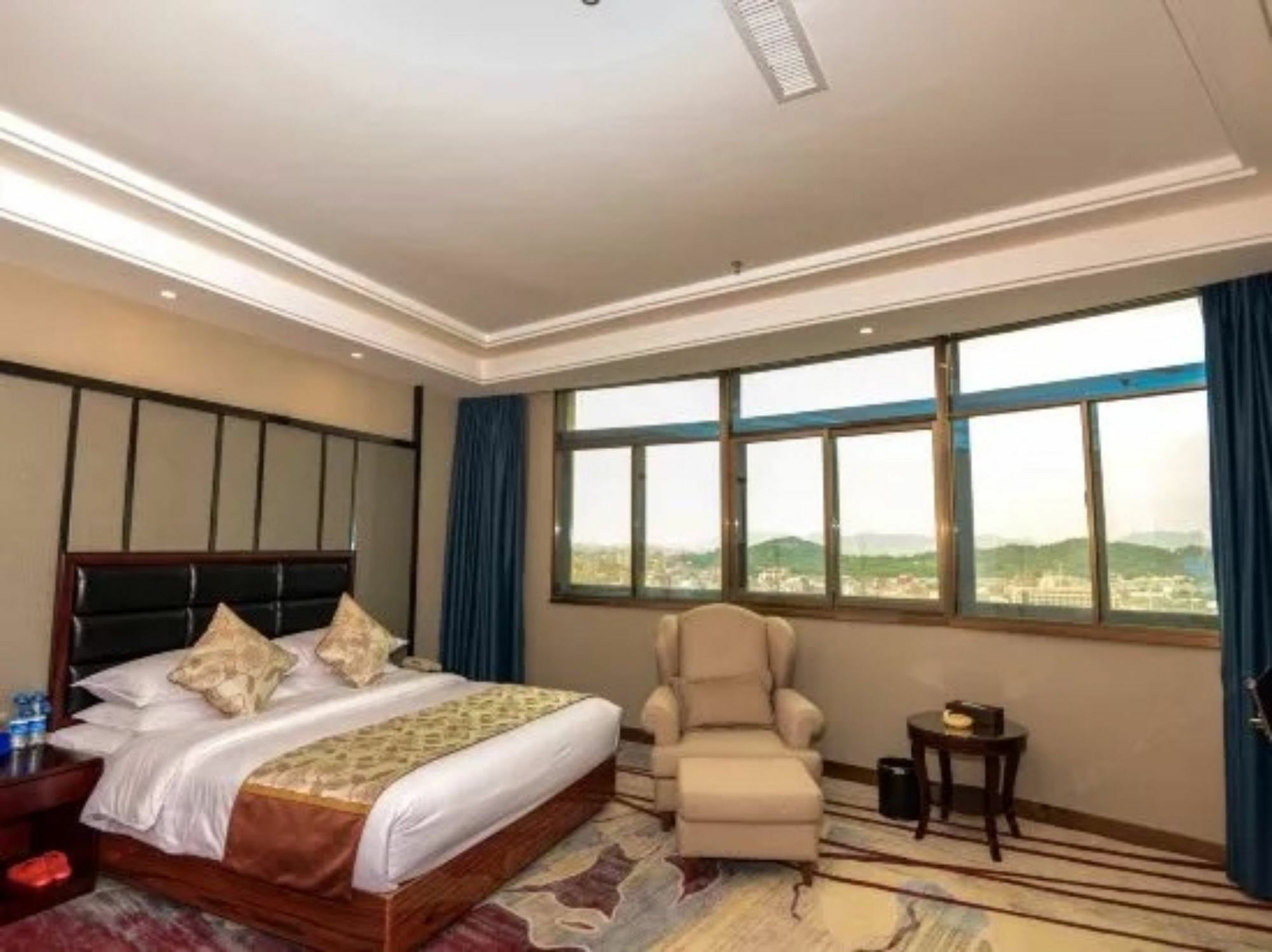 Days Hotel & Suites Shishi 취안저우 외부 사진